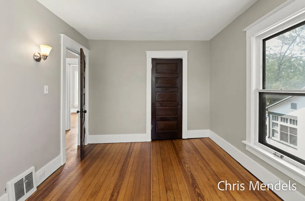 1013 Pennoyer Avenue Grand Haven City MI 49417