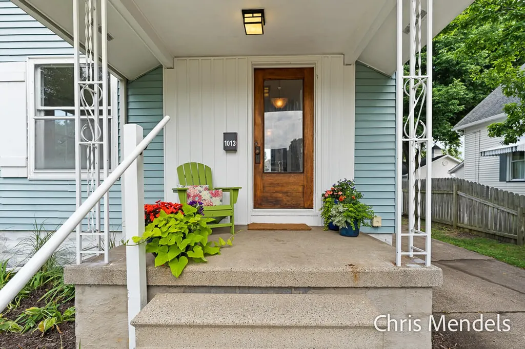 1013 Pennoyer Avenue Grand Haven City MI 49417