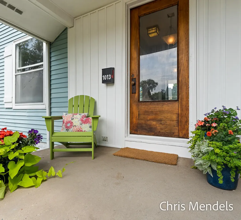 1013 Pennoyer Avenue Grand Haven City MI 49417