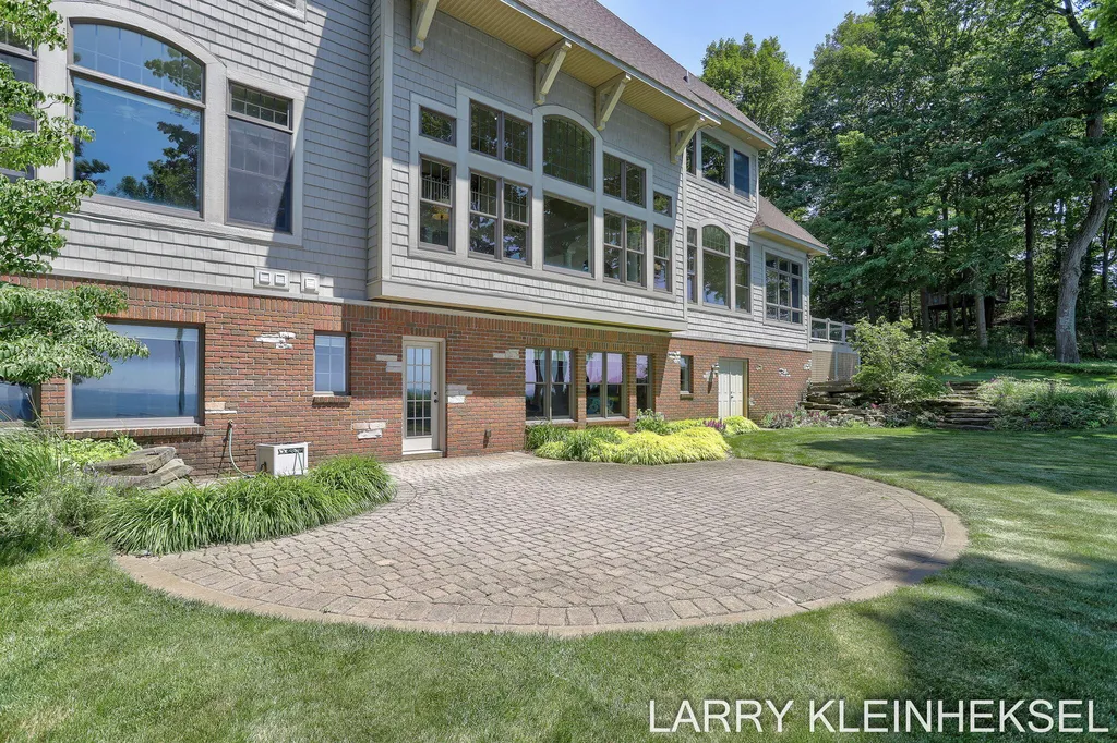 5645 N Lakeshore Drive Port Sheldon Township MI 49424