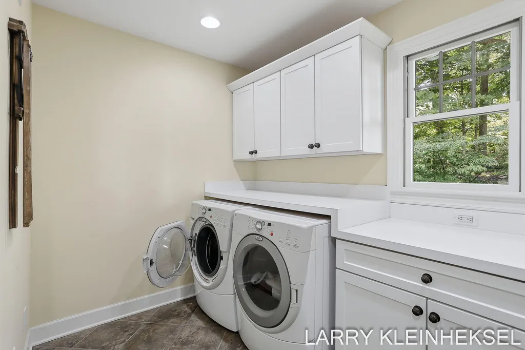 5645 N Lakeshore Drive Port Sheldon Township MI 49424