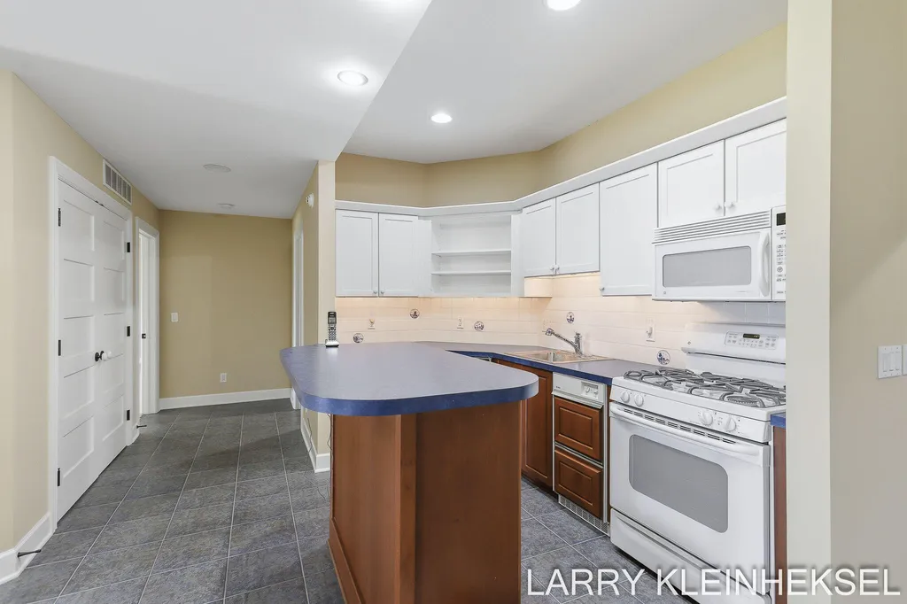 5645 N Lakeshore Drive Port Sheldon Township MI 49424
