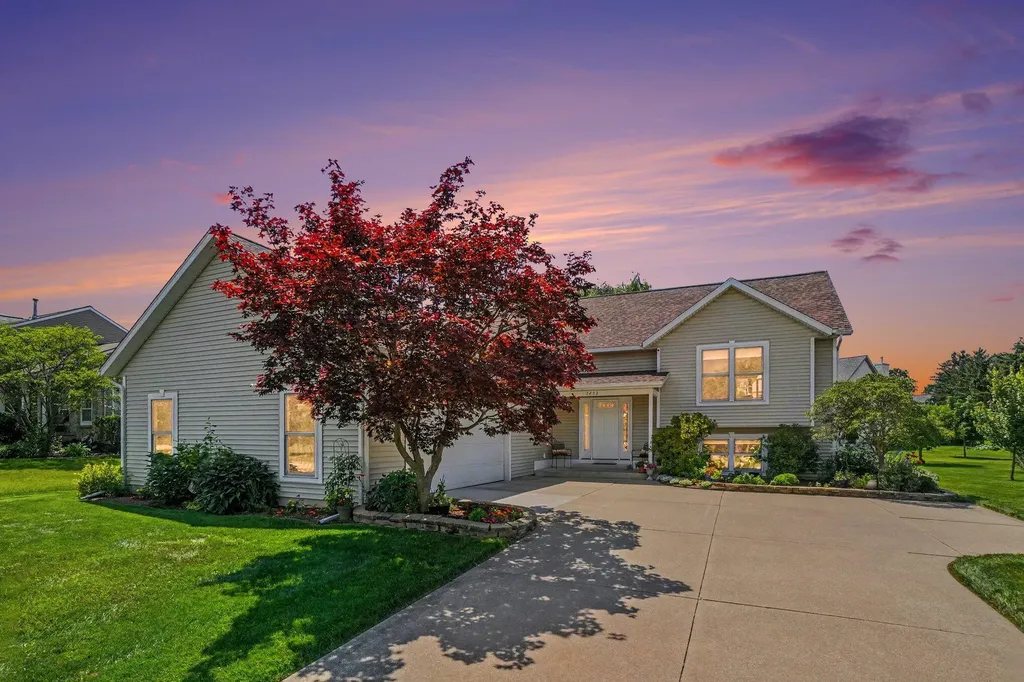 1433 Hillridge Way Holland Charter Township MI 49464