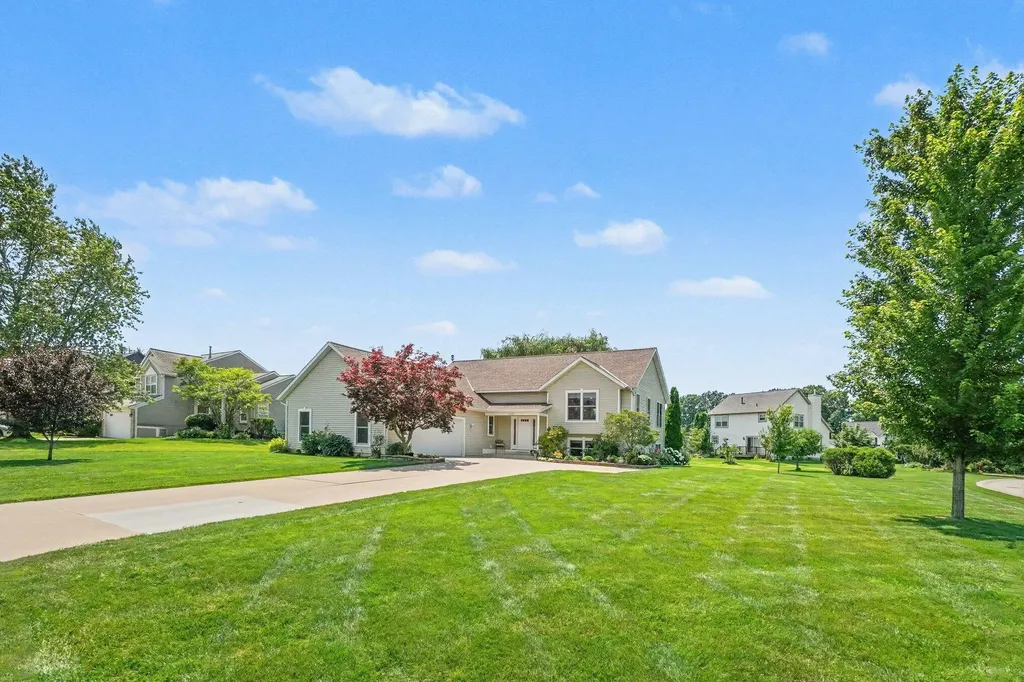 1433 Hillridge Way Holland Charter Township MI 49464