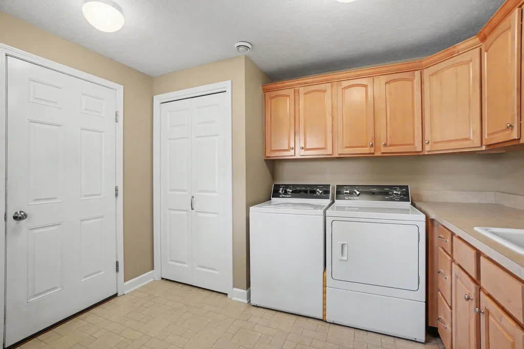 1433 Hillridge Way Holland Charter Township MI 49464