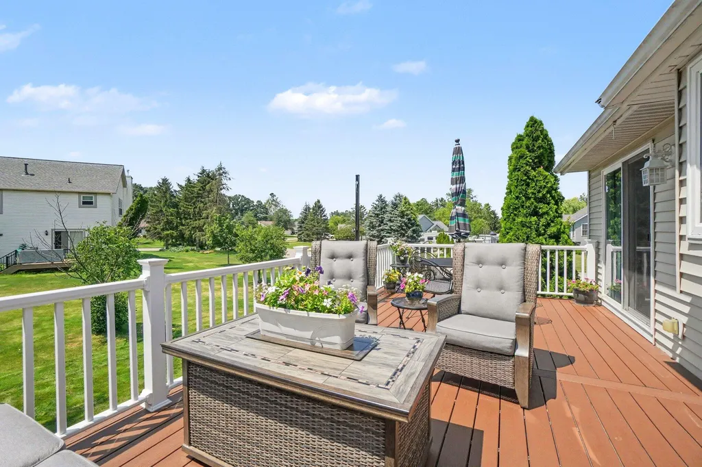 1433 Hillridge Way Holland Charter Township MI 49464
