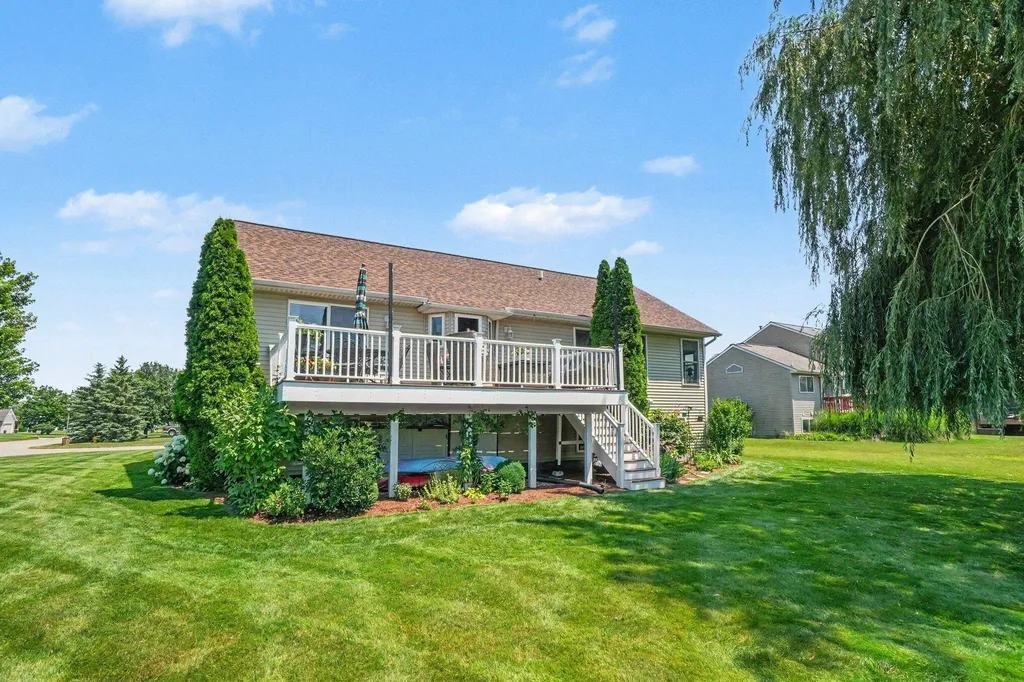 1433 Hillridge Way Holland Charter Township MI 49464