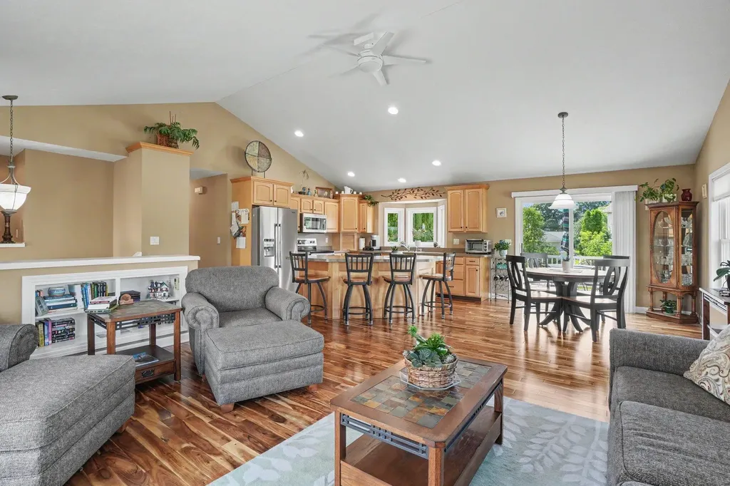 1433 Hillridge Way Holland Charter Township MI 49464