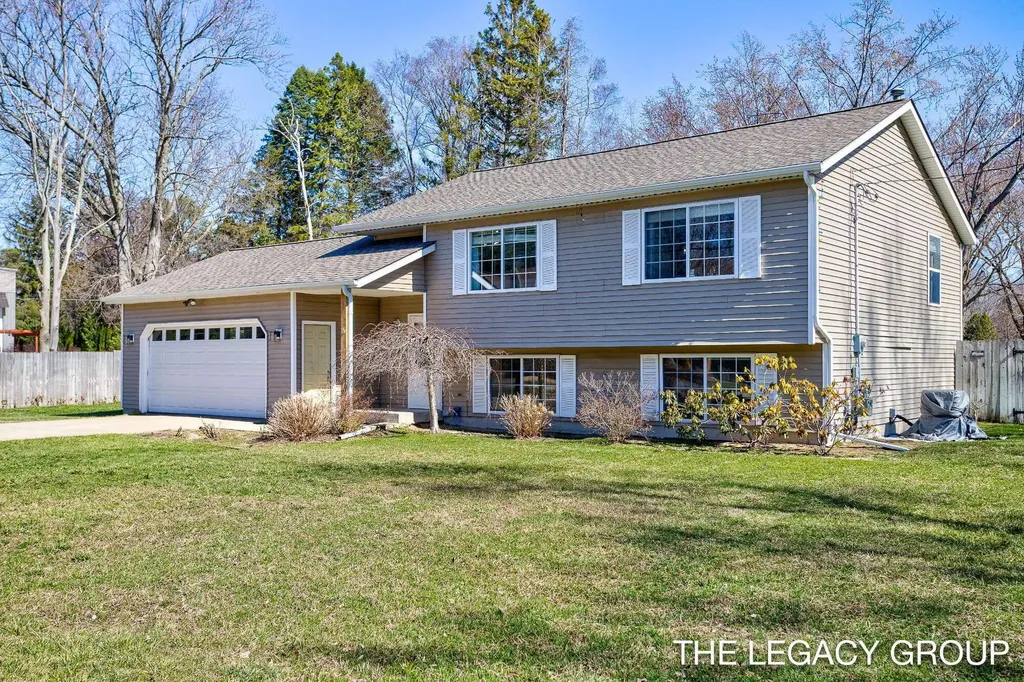 651 S 160th Avenue Park Township MI 49423