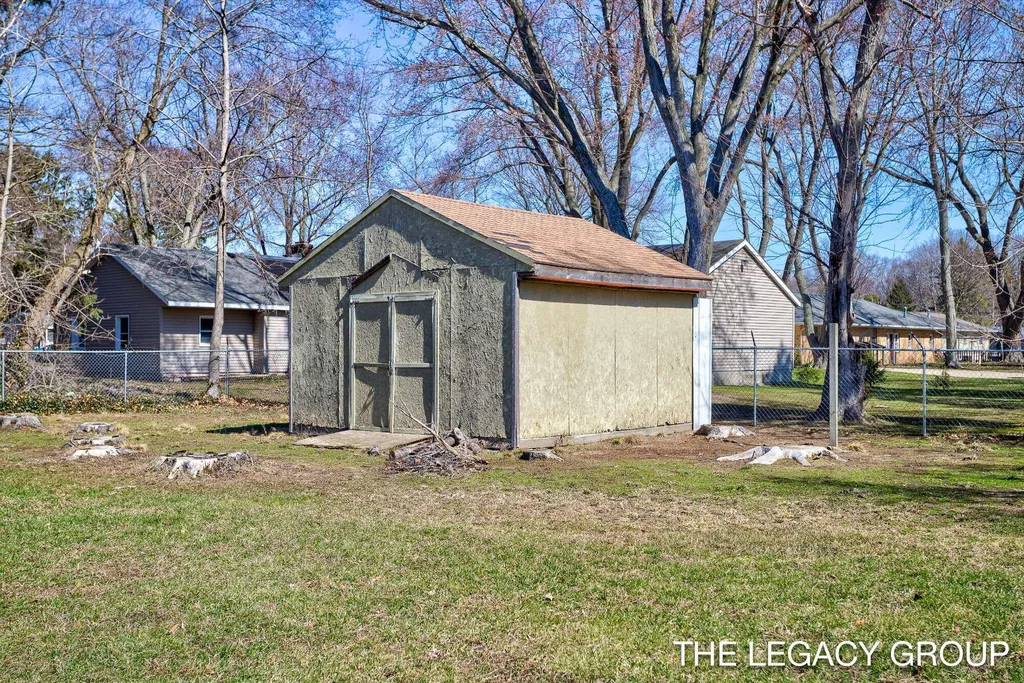 651 S 160th Avenue Park Township MI 49423