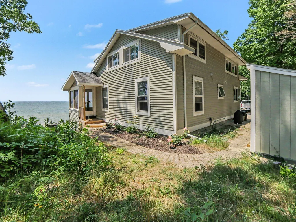 11775 S Valley Road White River Township MI 49437