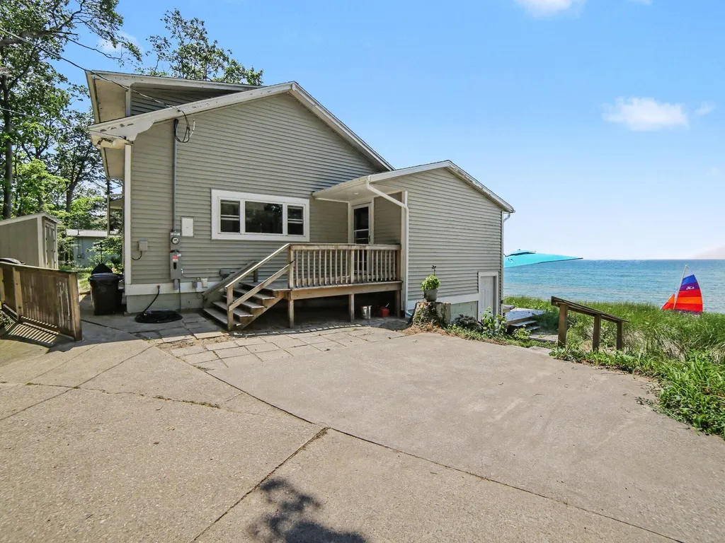 11775 S Valley Road White River Township MI 49437