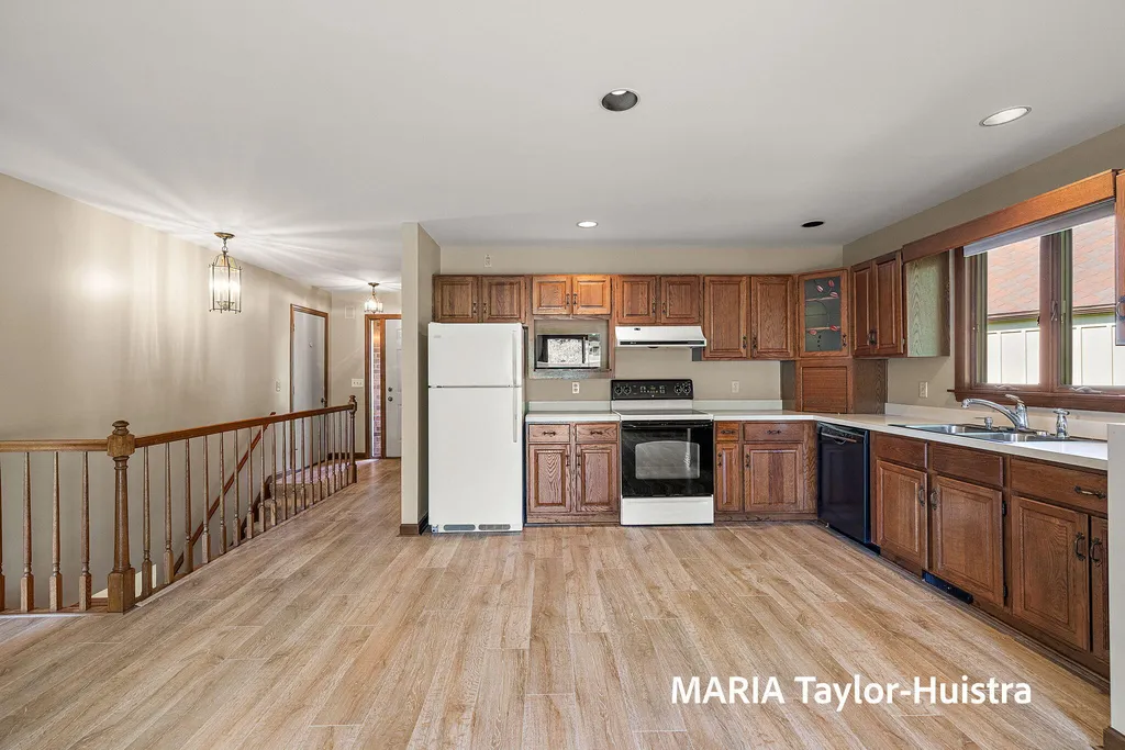 17515 Meadow Wood Road Ferrysburg City MI 49456