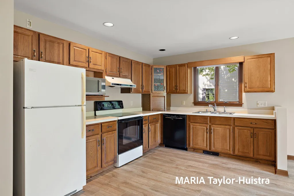 17515 Meadow Wood Road Ferrysburg City MI 49456