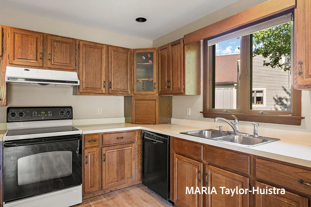 17515 Meadow Wood Road Ferrysburg City MI 49456