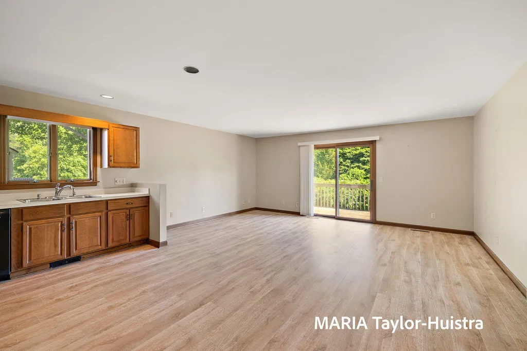 17515 Meadow Wood Road Ferrysburg City MI 49456