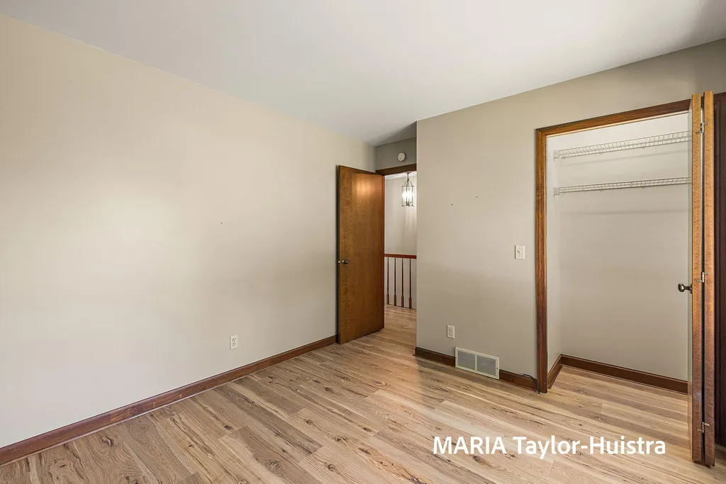 17515 Meadow Wood Road Ferrysburg City MI 49456