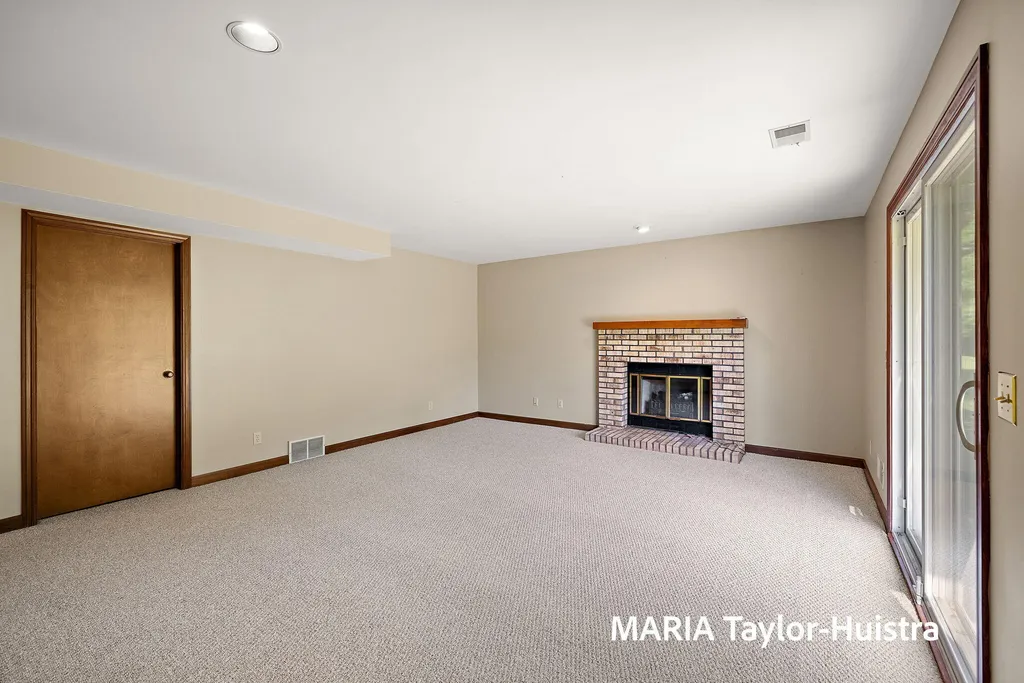 17515 Meadow Wood Road Ferrysburg City MI 49456