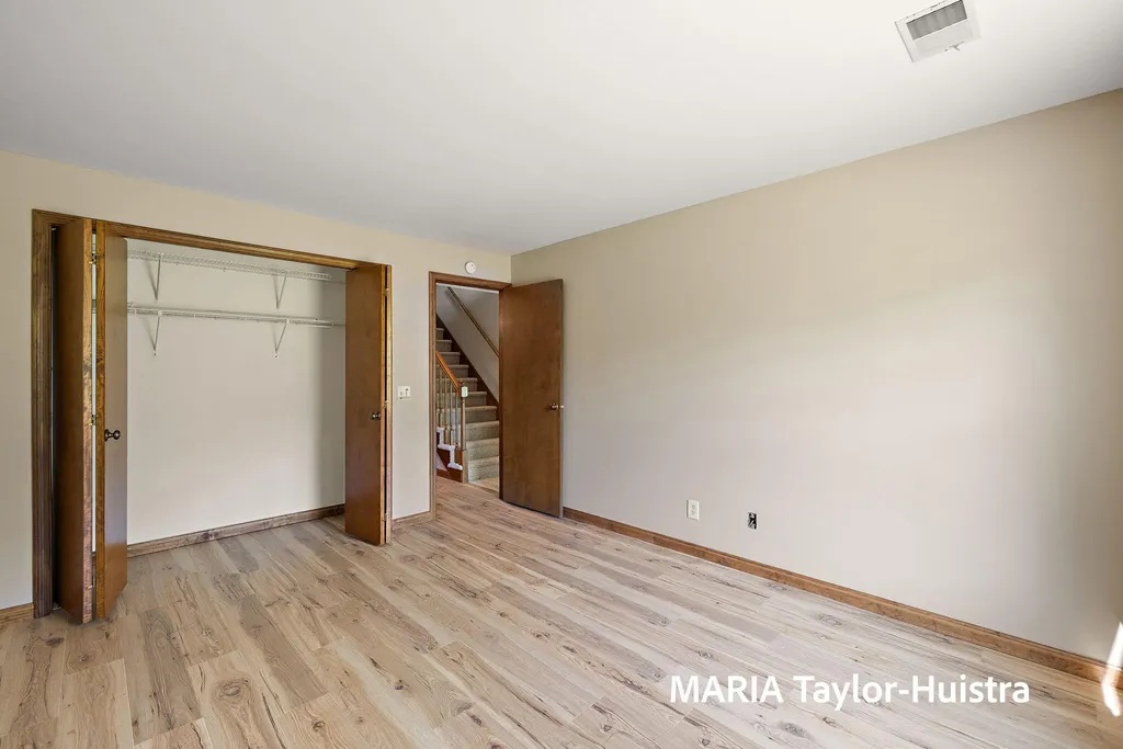 17515 Meadow Wood Road Ferrysburg City MI 49456