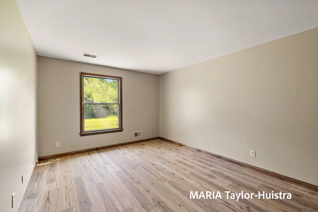 17515 Meadow Wood Road Ferrysburg City MI 49456
