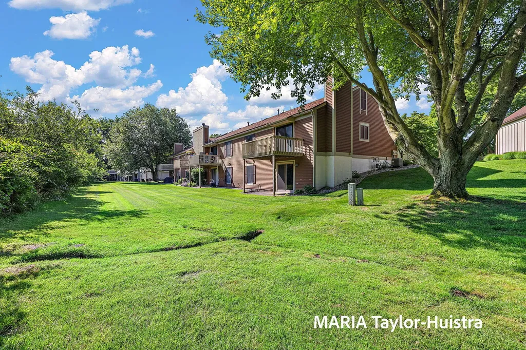17515 Meadow Wood Road Ferrysburg City MI 49456