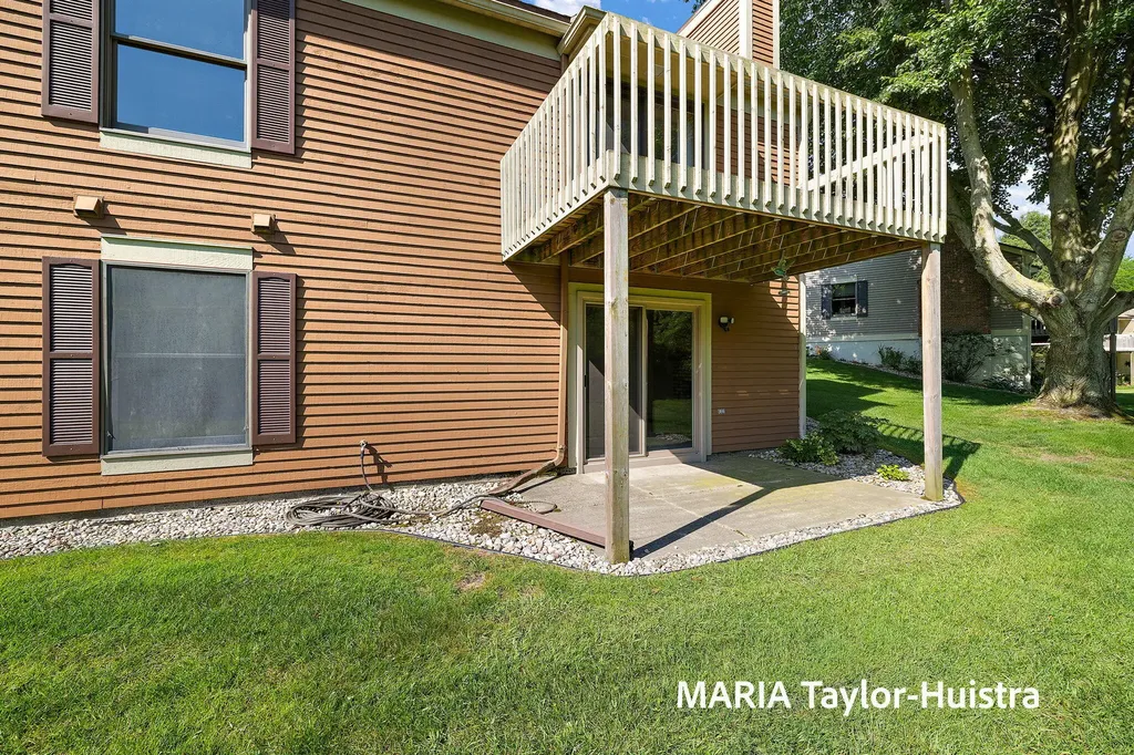 17515 Meadow Wood Road Ferrysburg City MI 49456