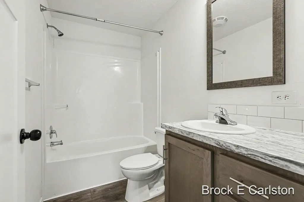 1283 E Ellis Road Norton Shores City MI 49441