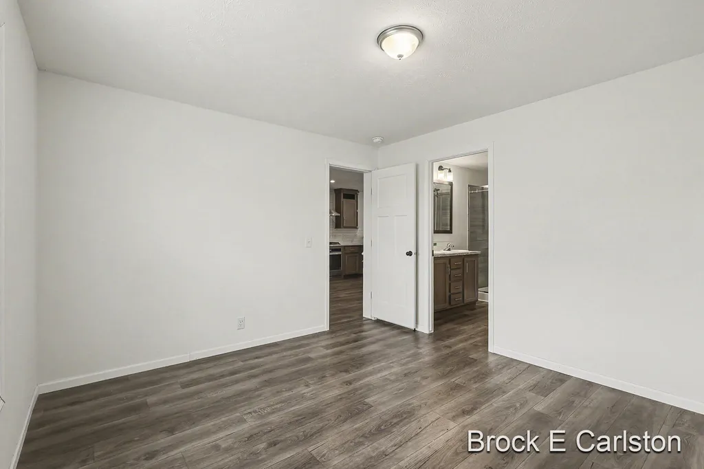 1283 E Ellis Road Norton Shores City MI 49441