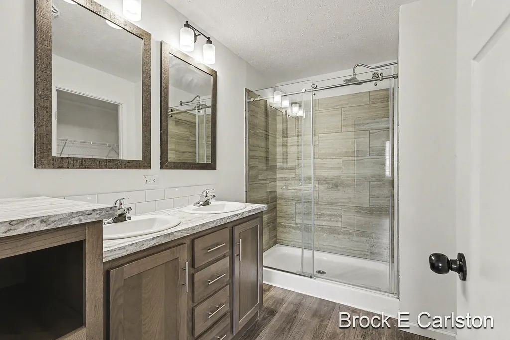 1283 E Ellis Road Norton Shores City MI 49441