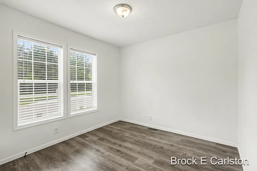1283 E Ellis Road Norton Shores City MI 49441