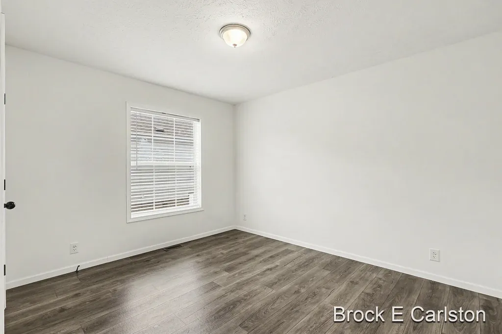 1283 E Ellis Road Norton Shores City MI 49441