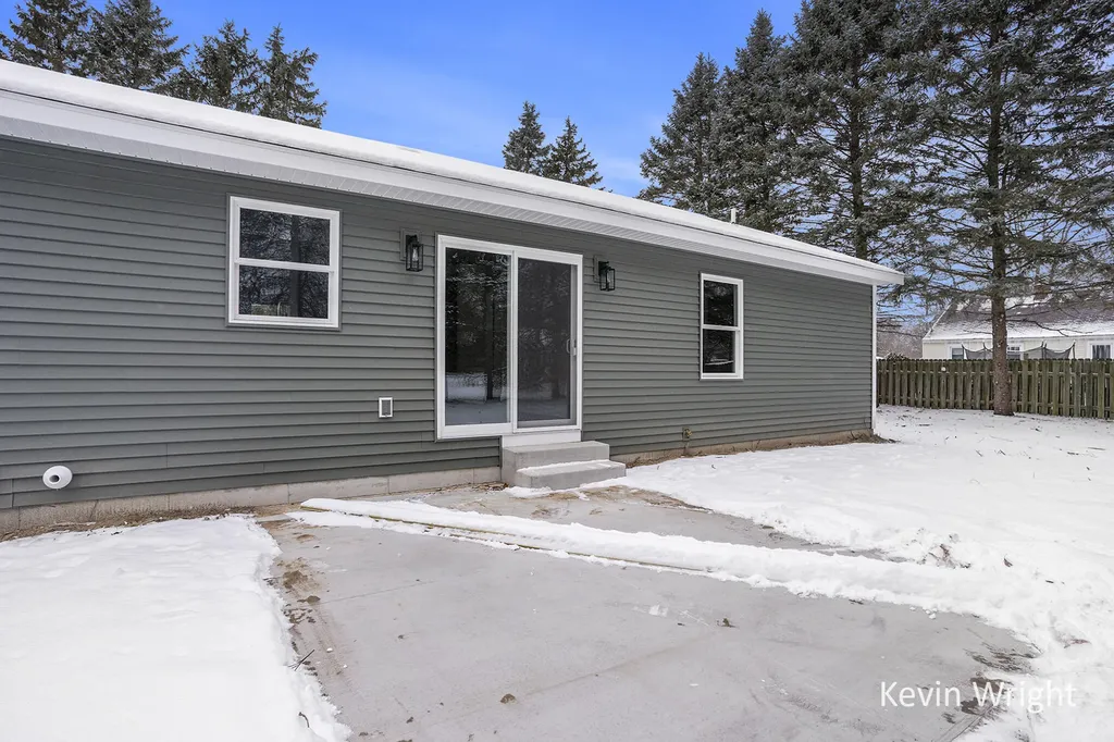877 Amity Avenue Muskegon City MI 49442