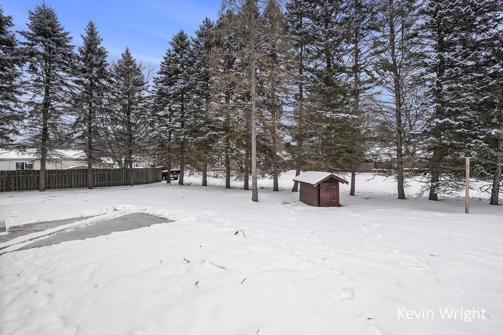 877 Amity Avenue Muskegon City MI 49442