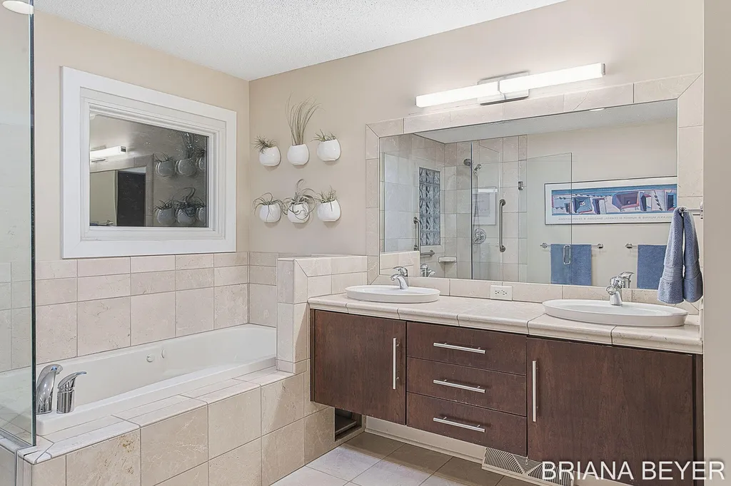 15353 Timber Ridge Lane Park Township MI 49424
