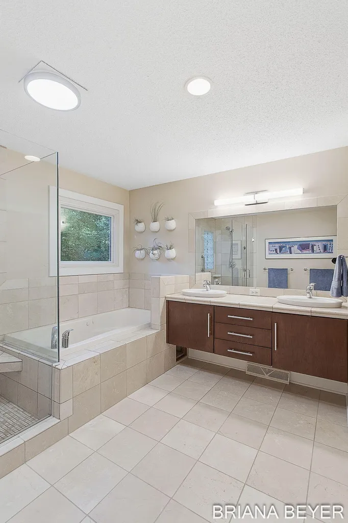 15353 Timber Ridge Lane Park Township MI 49424