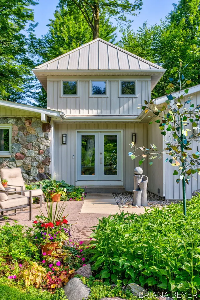 15353 Timber Ridge Lane Park Township MI 49424