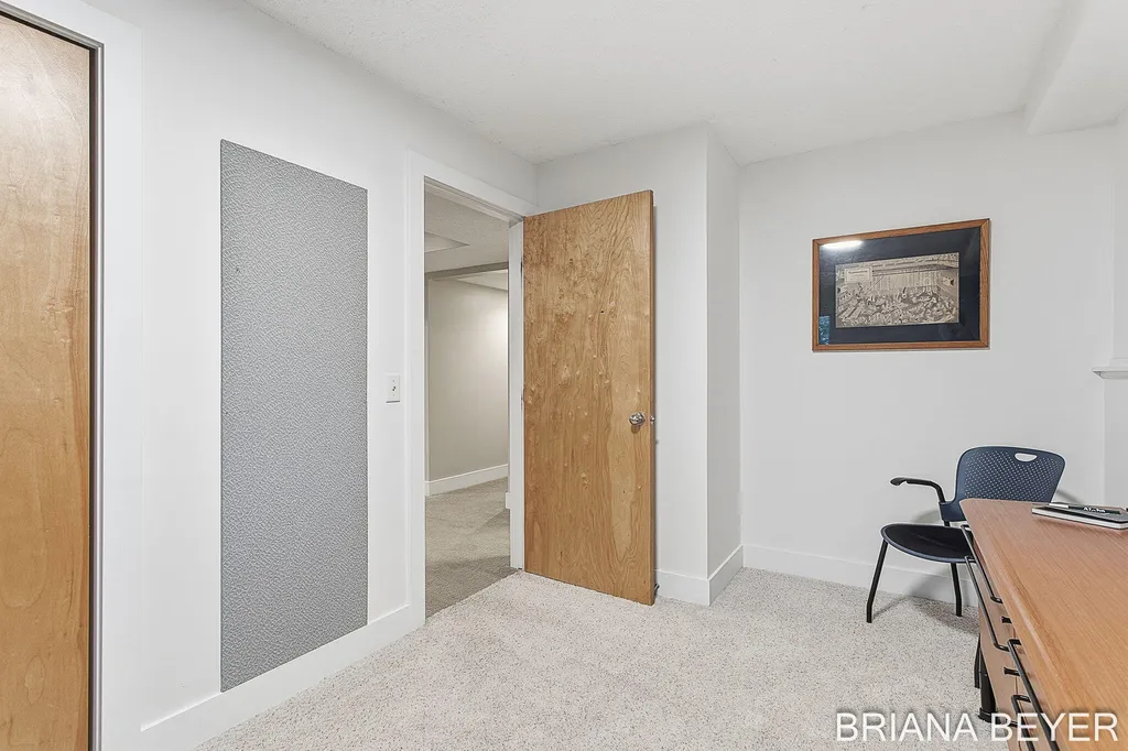 15353 Timber Ridge Lane Park Township MI 49424