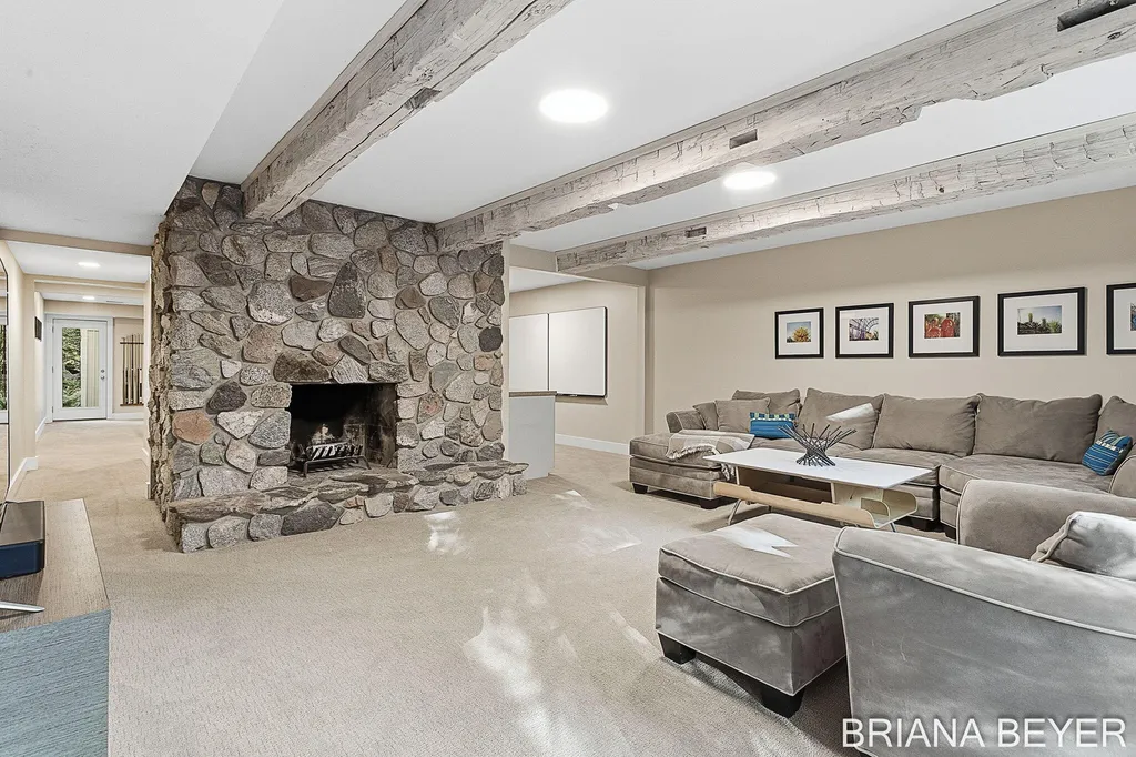 15353 Timber Ridge Lane Park Township MI 49424