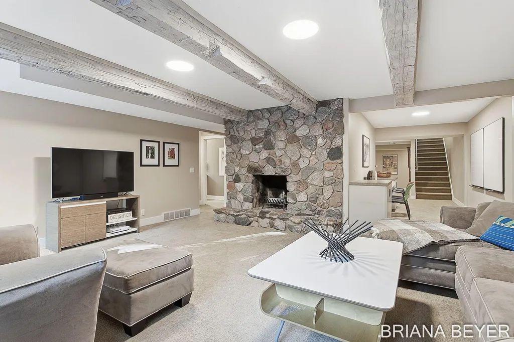 15353 Timber Ridge Lane Park Township MI 49424