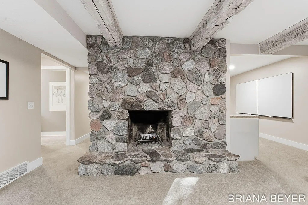 15353 Timber Ridge Lane Park Township MI 49424