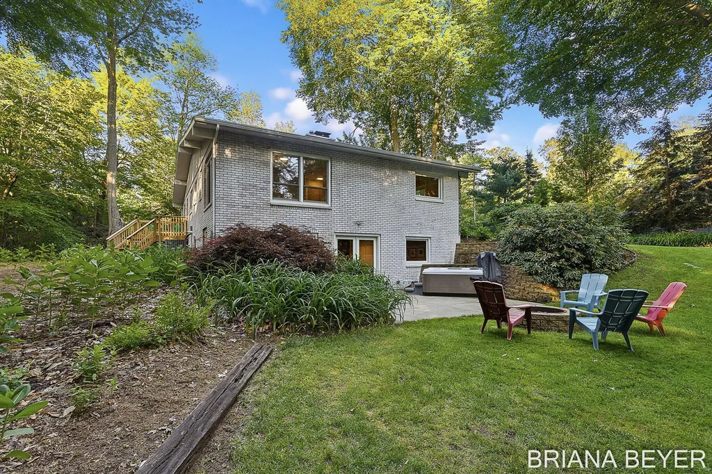 15353 Timber Ridge Lane Park Township MI 49424