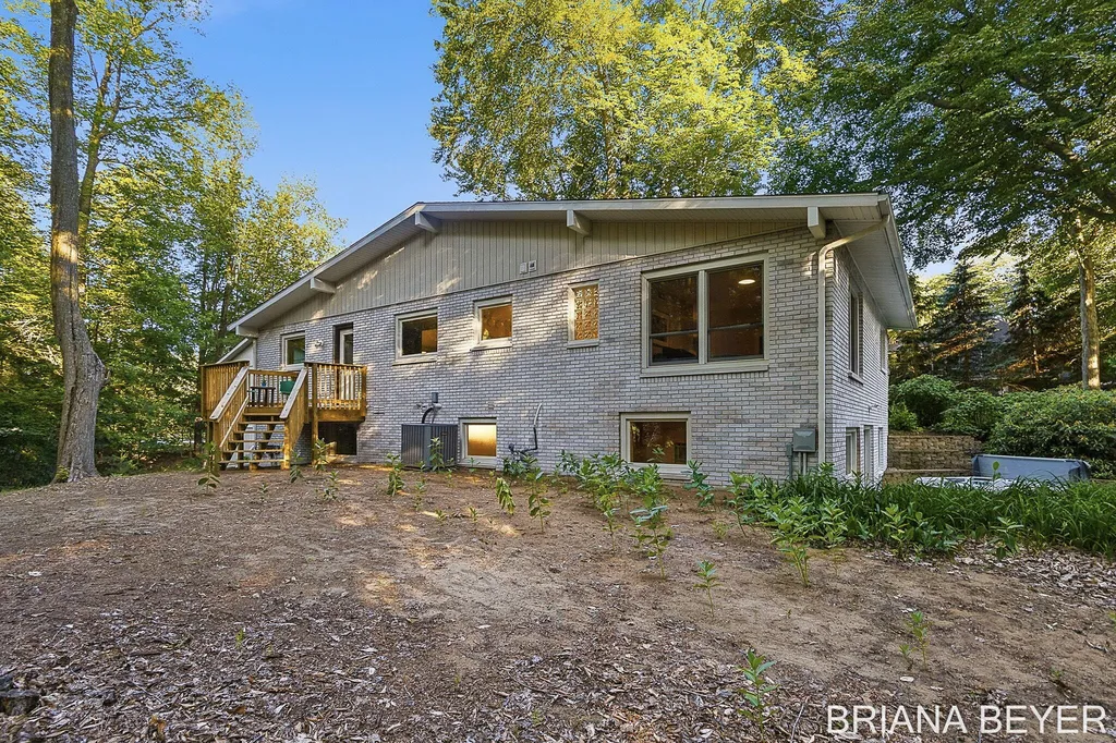 15353 Timber Ridge Lane Park Township MI 49424