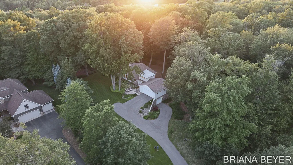 15353 Timber Ridge Lane Park Township MI 49424