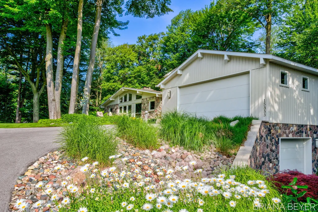 15353 Timber Ridge Lane Park Township MI 49424