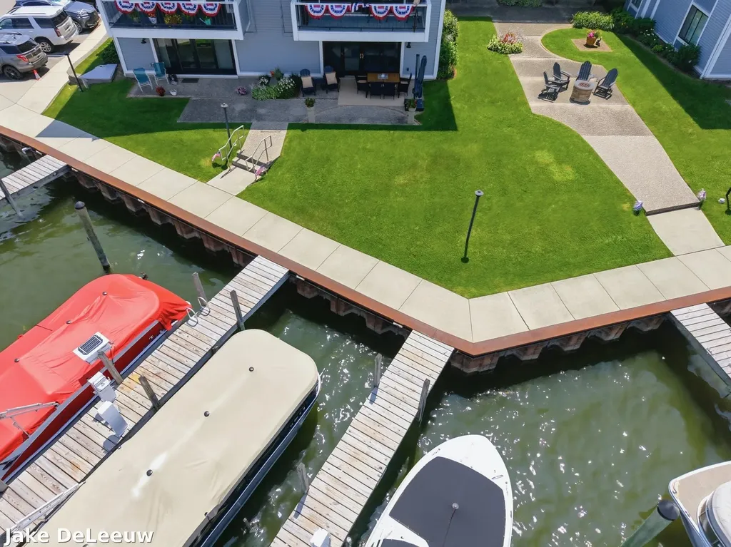 400 Lakeview Court Spring Lake Village MI 49456
