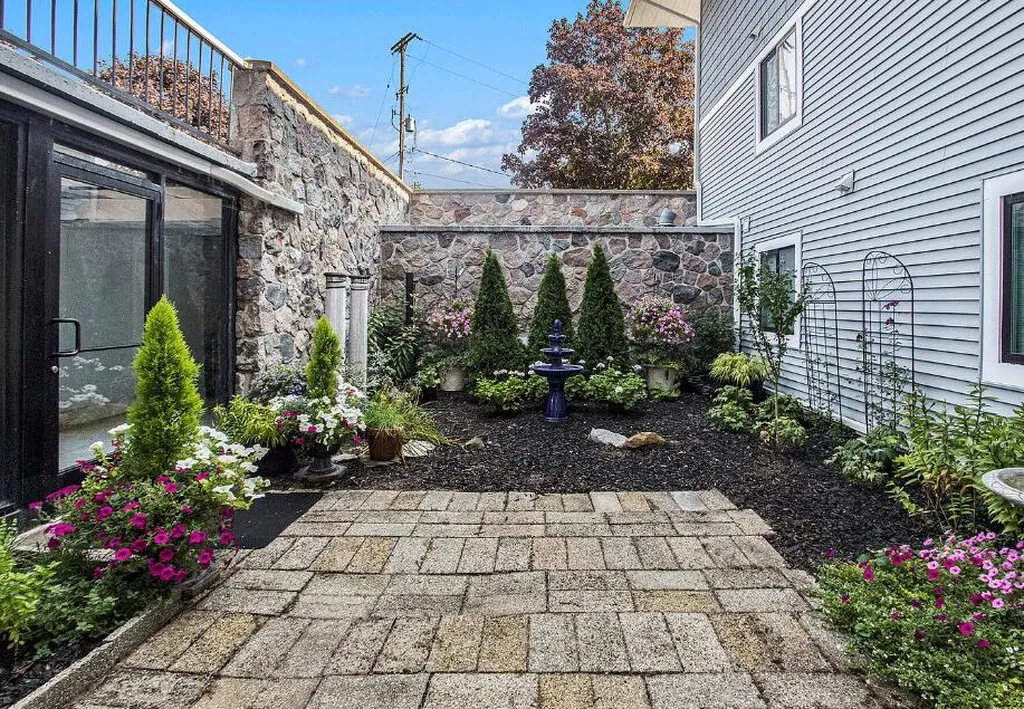 400 Lakeview Court Spring Lake Village MI 49456
