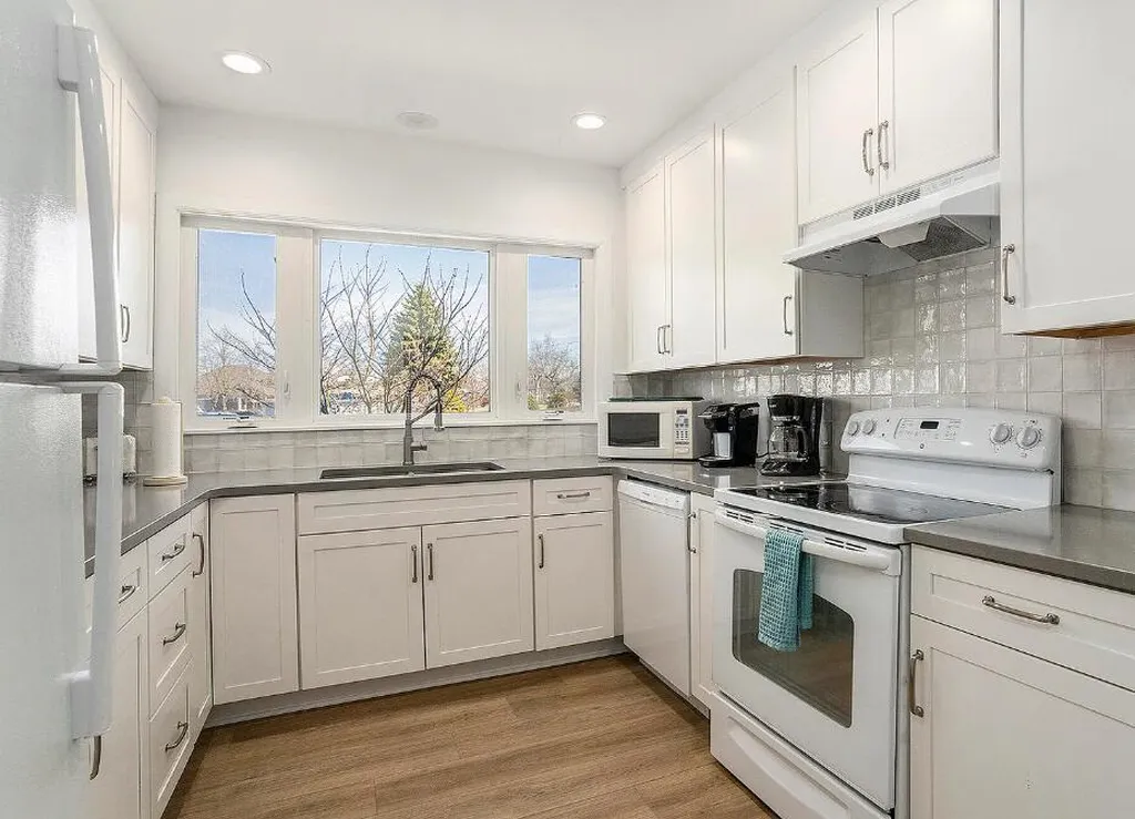 400 Lakeview Court Spring Lake Village MI 49456