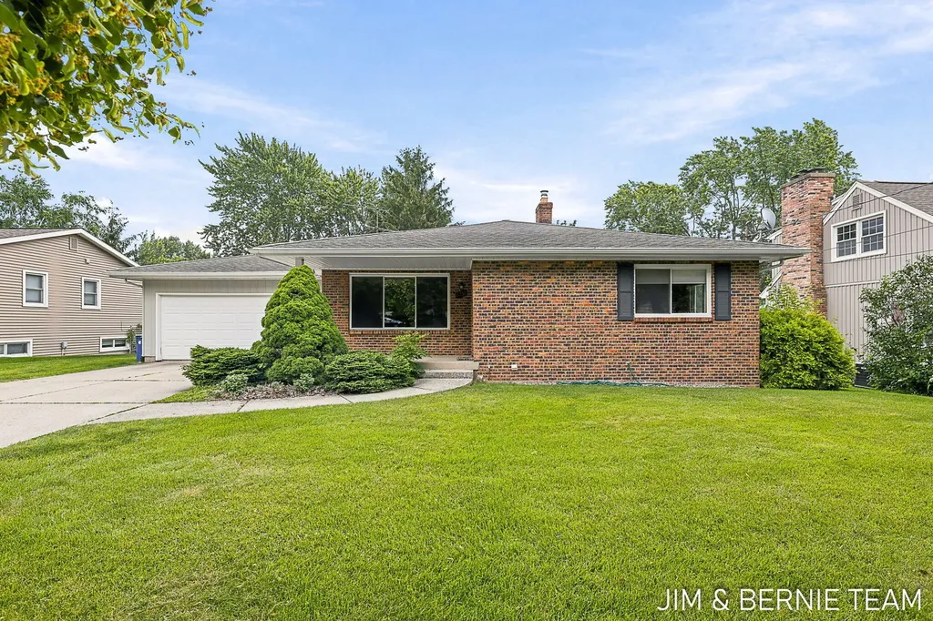 2238 Edgewood Avenue SE Grand Rapids City MI 49546