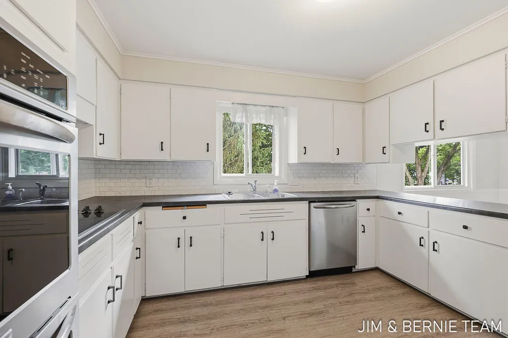 2238 Edgewood Avenue SE Grand Rapids City MI 49546