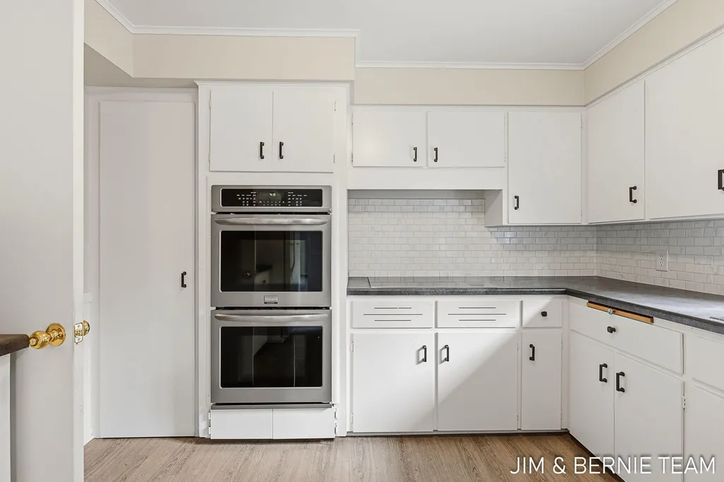 2238 Edgewood Avenue SE Grand Rapids City MI 49546